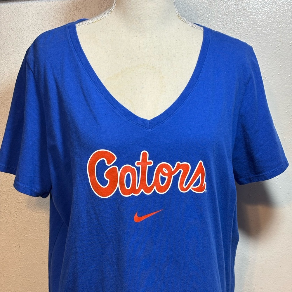 Nike Women's Blue Gators Tee - Picture 8 of 8